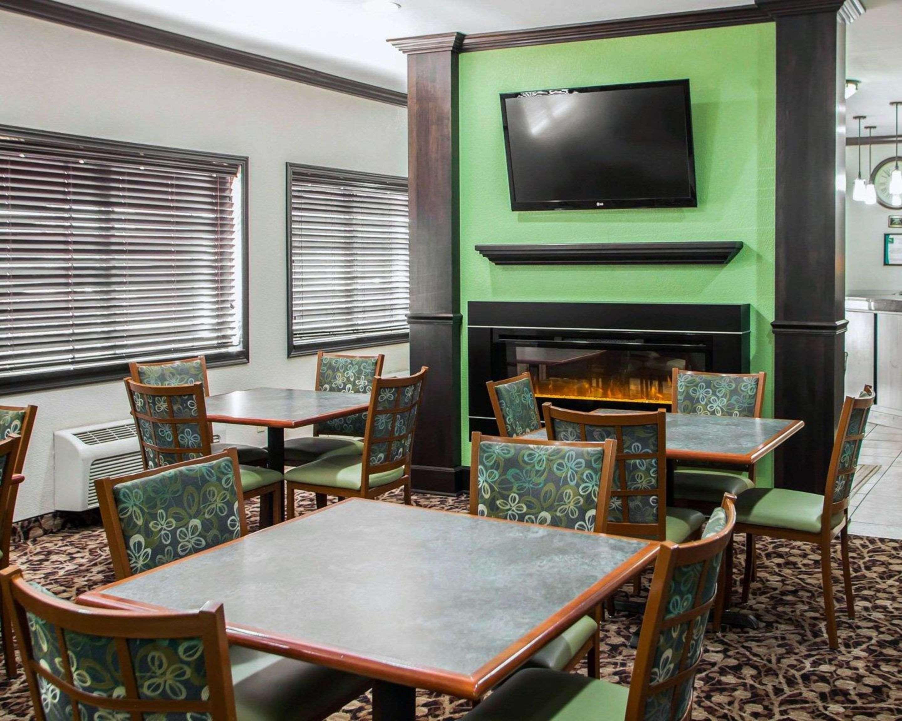 Quality Inn Near I-72 And Hwy 51 Forsyth Ngoại thất bức ảnh