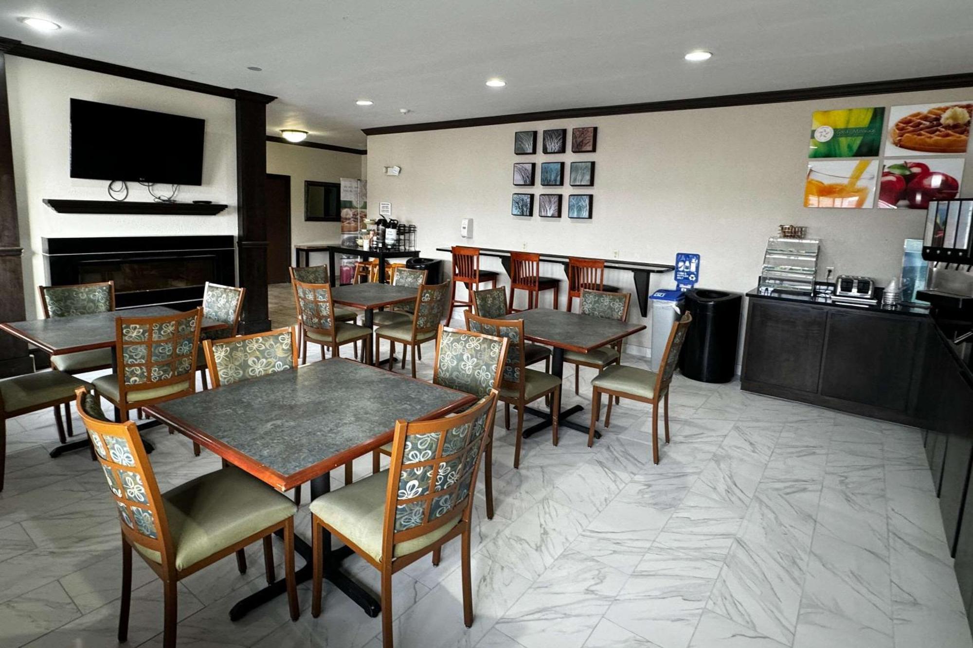 Quality Inn Near I-72 And Hwy 51 Forsyth Ngoại thất bức ảnh