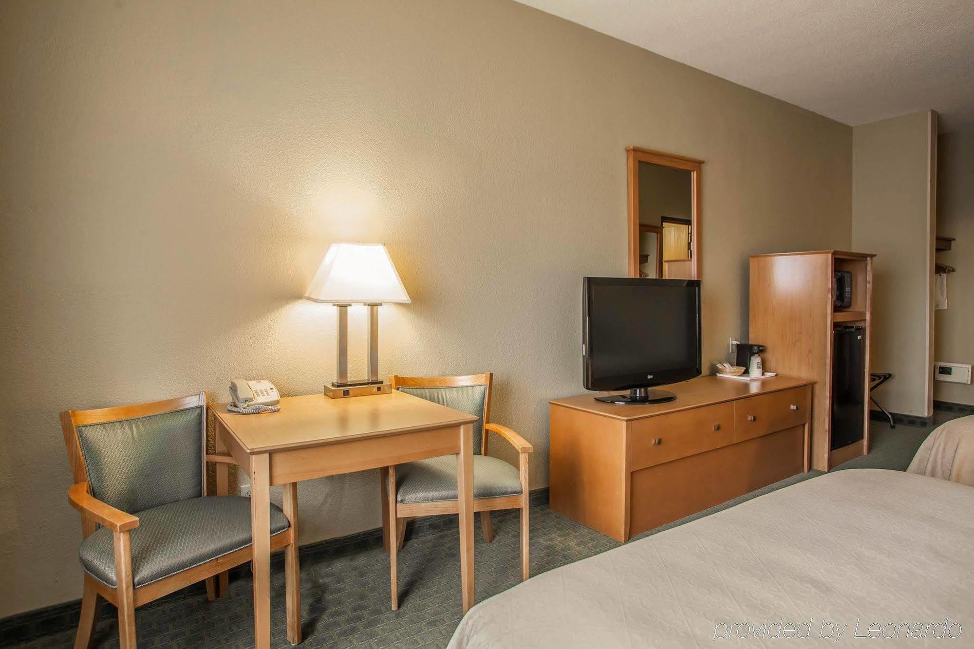 Quality Inn Near I-72 And Hwy 51 Forsyth Ngoại thất bức ảnh